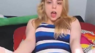 Amateur preggo hoe toys her pussy close up in fetish solo